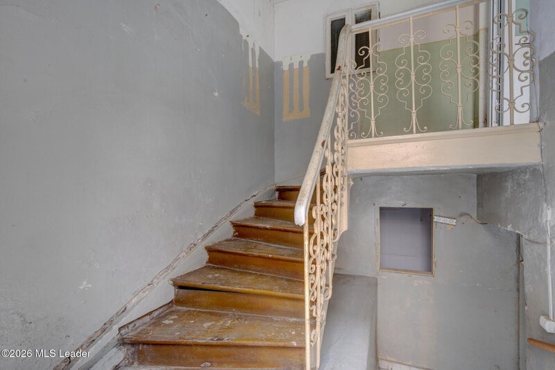 Parcul Carol Casa 4 camere, rond Regina Maria, exterior renovat, curte comuna